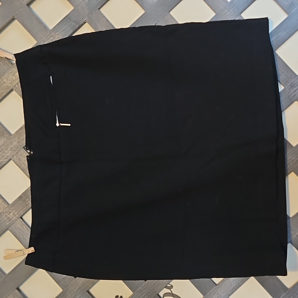 Womens Lane Bryant black straight pencil skirt. Size 16